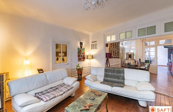 Rare en centre-ville : 173 m² habitables, DPE B, jardin et dépendance — photo 4