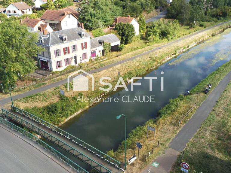 Ancien restaurant au bord du canal à Beffes — photo 1