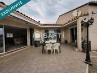 Maison d'habitation type T6, 4 chambres, 3 salles d'eau, cuisine, salon, garage et jardin. — photo 4