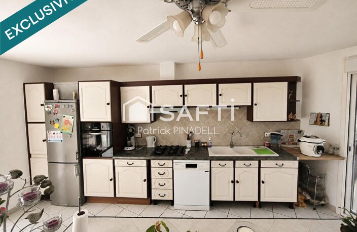 Maison d'habitation type T6, 4 chambres, 3 salles d'eau, cuisine, salon, garage et jardin. — photo 5