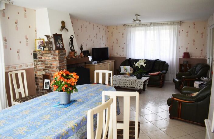 À 300 mètres de la plage, une maison familiale aux beaux volumes — photo 2