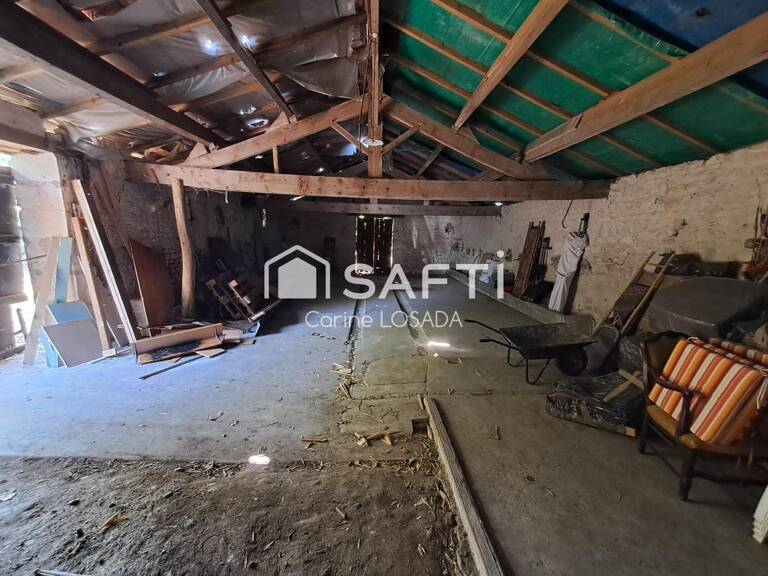Terrain constructible avec bâti d'environ 100m² — photo 1