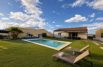 Villa contemporaine 4 faces au fond d'une impasse avec piscine 8x4 et panneaux photovoltaïques — photo du bien