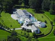 CHÂTEAU DU XIXe AVEC DOMAINE SUR 11 HECTARES — photo 2