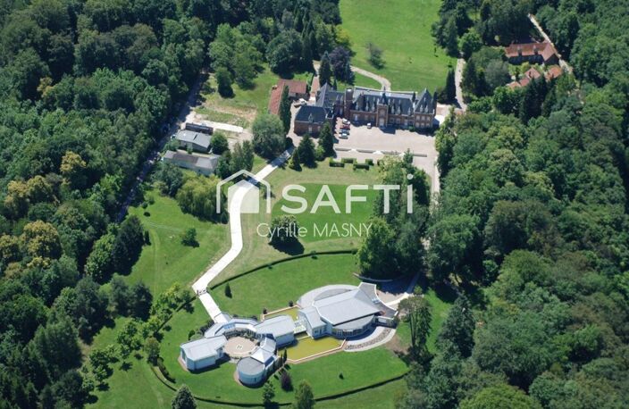 CHÂTEAU DU XIXe AVEC DOMAINE SUR 11 HECTARES — photo 3