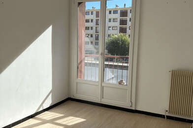 Appartement 4 pièces 990 €