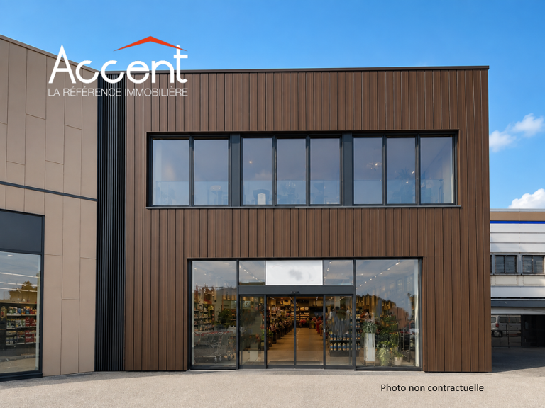 LOCAL COMMERCIAL / PROFESSIONNEL   ONET-LE-CHÂTEAU — photo 1