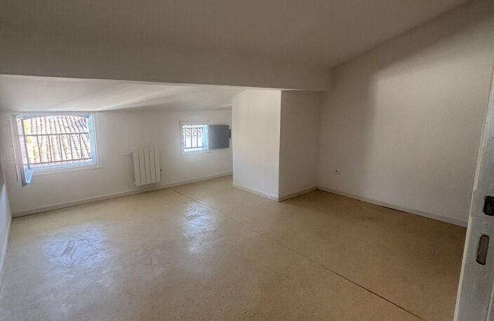 APPARTEMENT PLEIN CENTRE VILLE DE CASTELNAUDARY LIBRE LE 16/11/26 — photo 2
