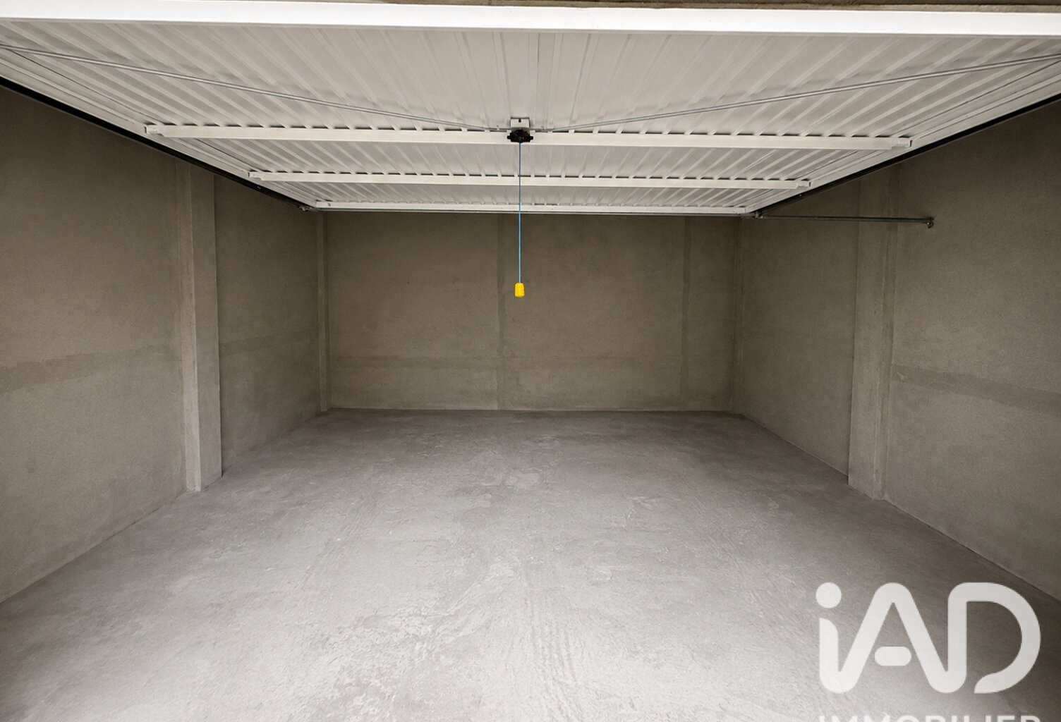 Vente Garage 27 m&sup2; — photo 1