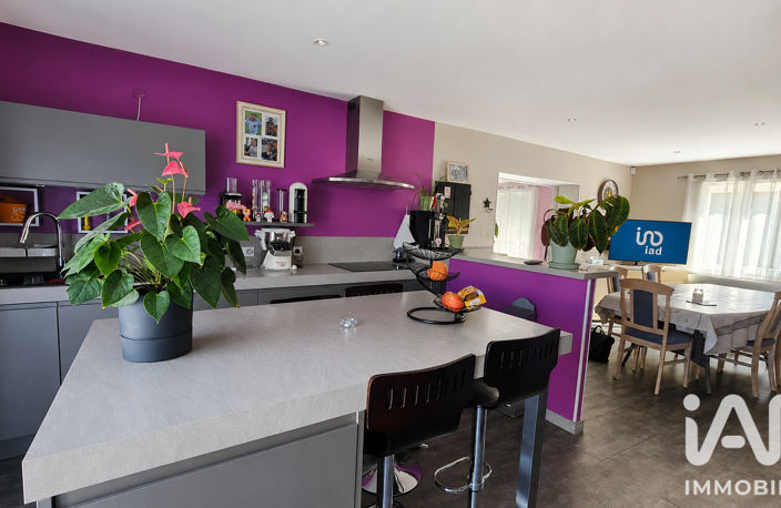 Vente Maison/villa 9 pièces — photo 2