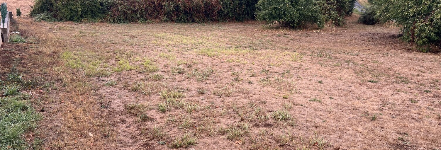 Terrain  1035 m² à vendre à Mairé-Levescault (79190)