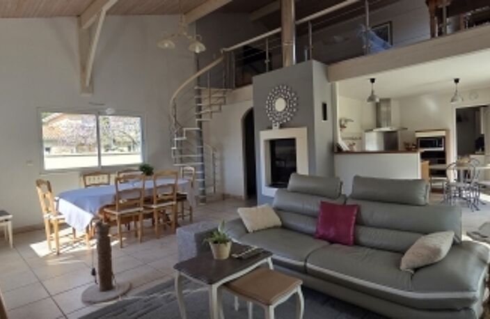 Vente Maison/villa 7 pièces — photo 2
