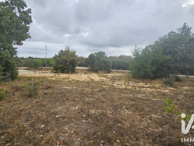 Vente Terrain à bâtir 834 m&sup2; — photo du bien