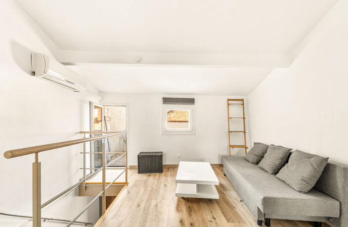 T2 duplex avec terrasse   Centre historique d'Aix-en-Provenc — photo 4
