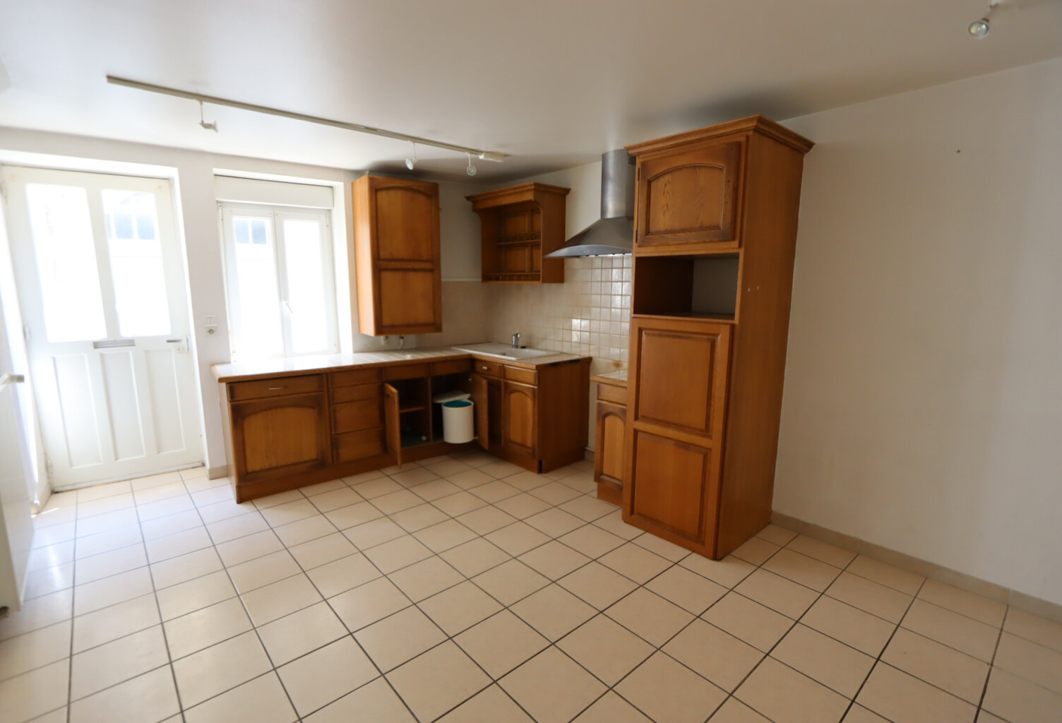 La Charité sur Loire, centre-ville, maison T4 louée par bail — photo 1