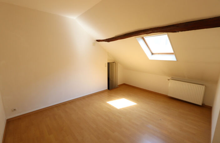 La Charité sur Loire, centre-ville, maison T4 louée par bail — photo 4