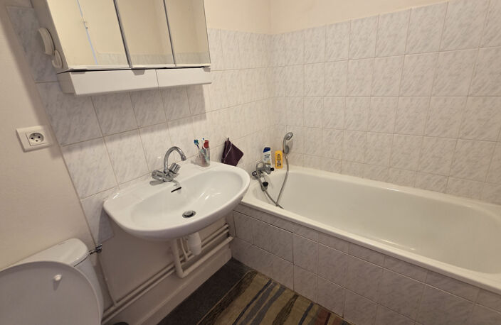 Studio - Balcon et parking - CHU Montpied — photo 3