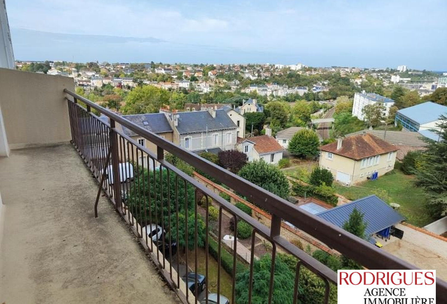 Appartement à louer POITIERS — photo 1