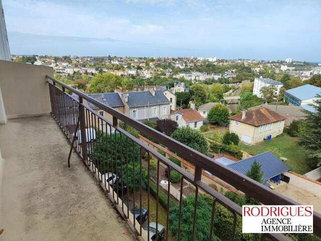 Appartement à louer POITIERS — photo du bien