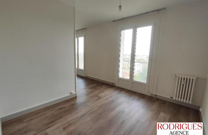 Appartement à louer POITIERS — photo 2