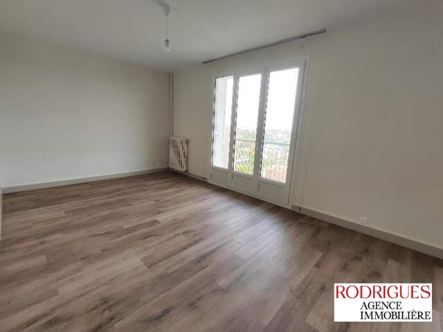 Appartement à louer POITIERS — photo du bien