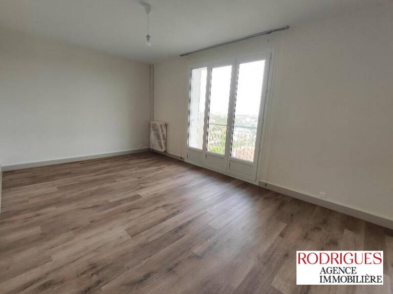 Appartement à louer POITIERS — photo 1