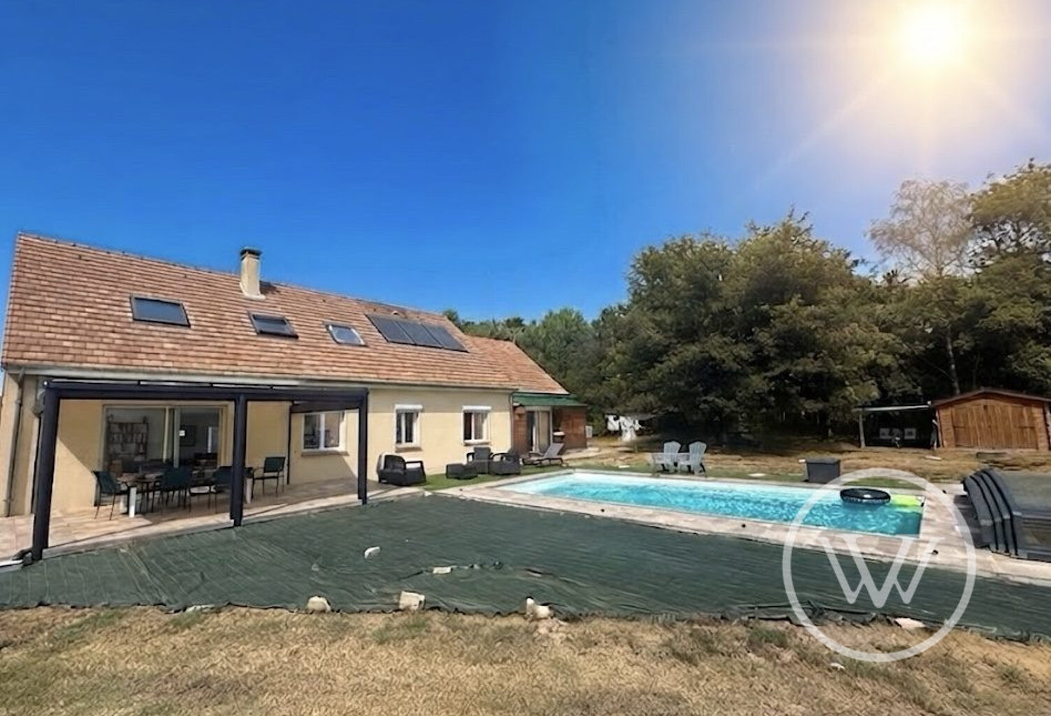 T7 Piscine, sur 4300m² de terrain — photo 1