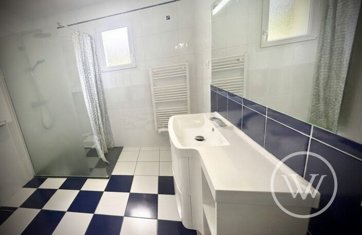T7 Piscine, sur 4300m² de terrain — photo 3