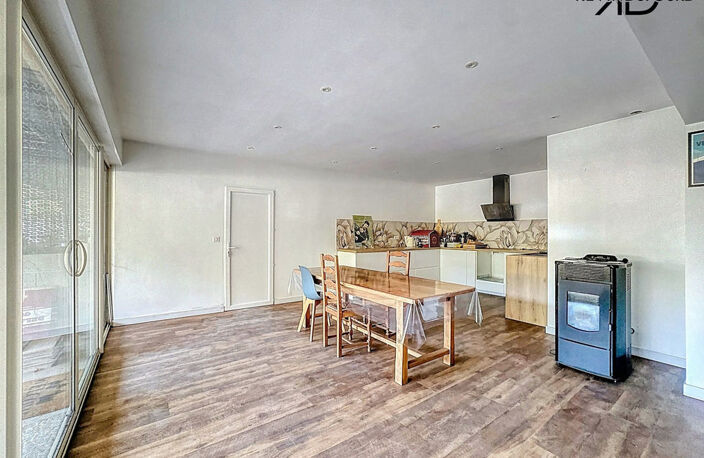 Appartement duplex de 100m² avec terrasse à VALS LES BAINS — photo 3