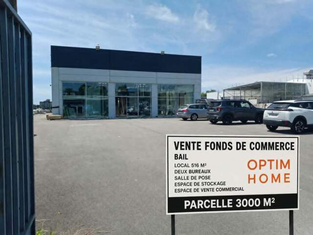 À VENDRE – FONDS DE COMMERCE DE CARRELAGE & LOCAL COMMERCIAL – À PROXIMITÉ DE LORIENT - Zone commerciale — photo du bien