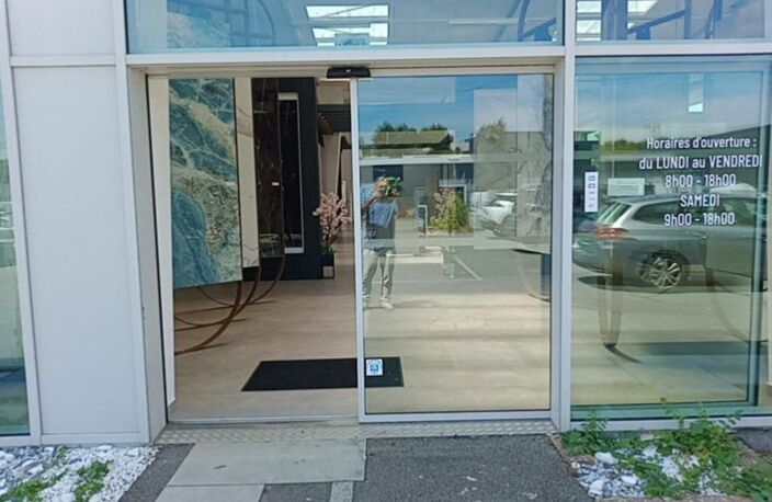 À VENDRE – FONDS DE COMMERCE DE CARRELAGE & LOCAL COMMERCIAL – À PROXIMITÉ DE LORIENT - Zone commerciale — photo 4