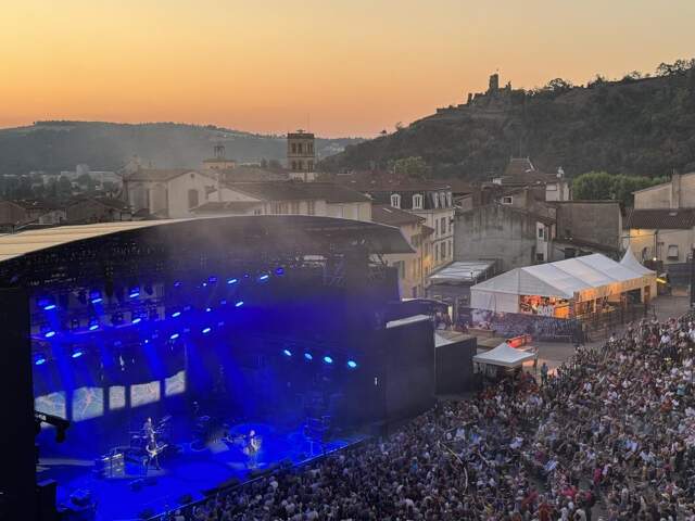 Vienne – T4 RE 2020 avec loggia, trois chambres et stationnement privatif double — photo du bien