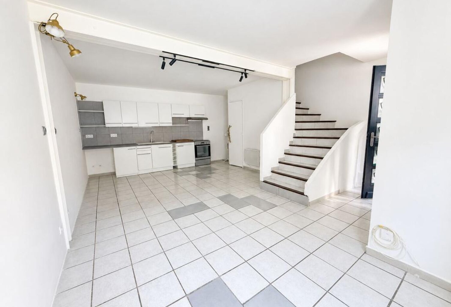 Maison À Vendre — photo 1