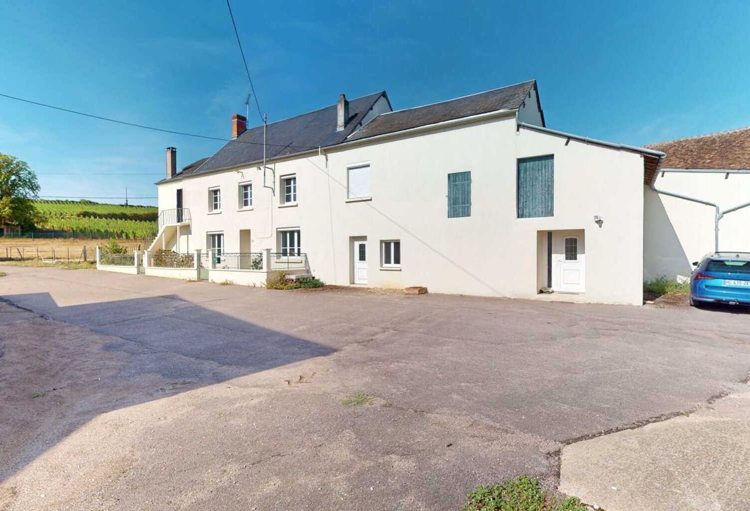 Ensemble immobilier de charme avec gîte, appartement et dépendances – 5 minutes de Sancerre — photo 1