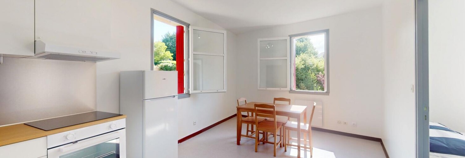 Appartement 1 Pièce 30 m² à louer à Salmiech (12120)