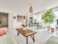 MARSEILLE 9e – EXCLUSIVITÉ ORPI – SUPERBE T4 TRAVERSANT AVEC GRANDE TERRASSE — photo 2