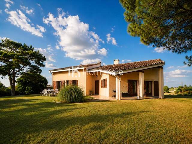 DE BEAUX VOLUMES POUR CETTE MAISON TRADITIONNELLE ! — photo du bien