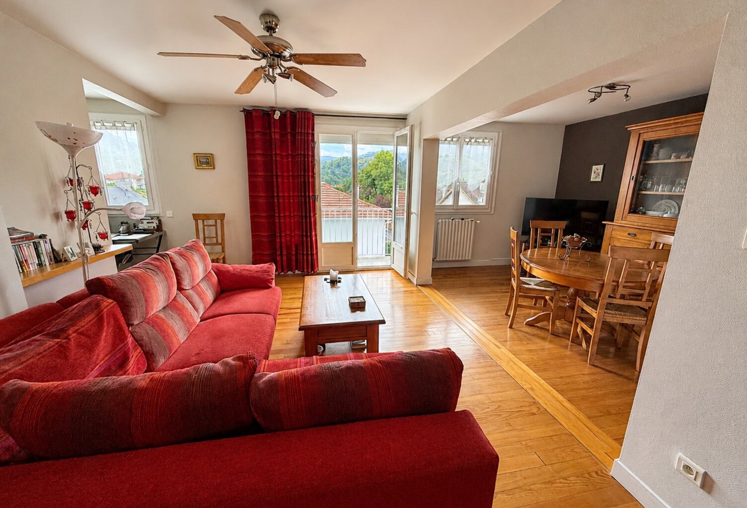 Grand appartement avec garage et ascenseur — photo 1
