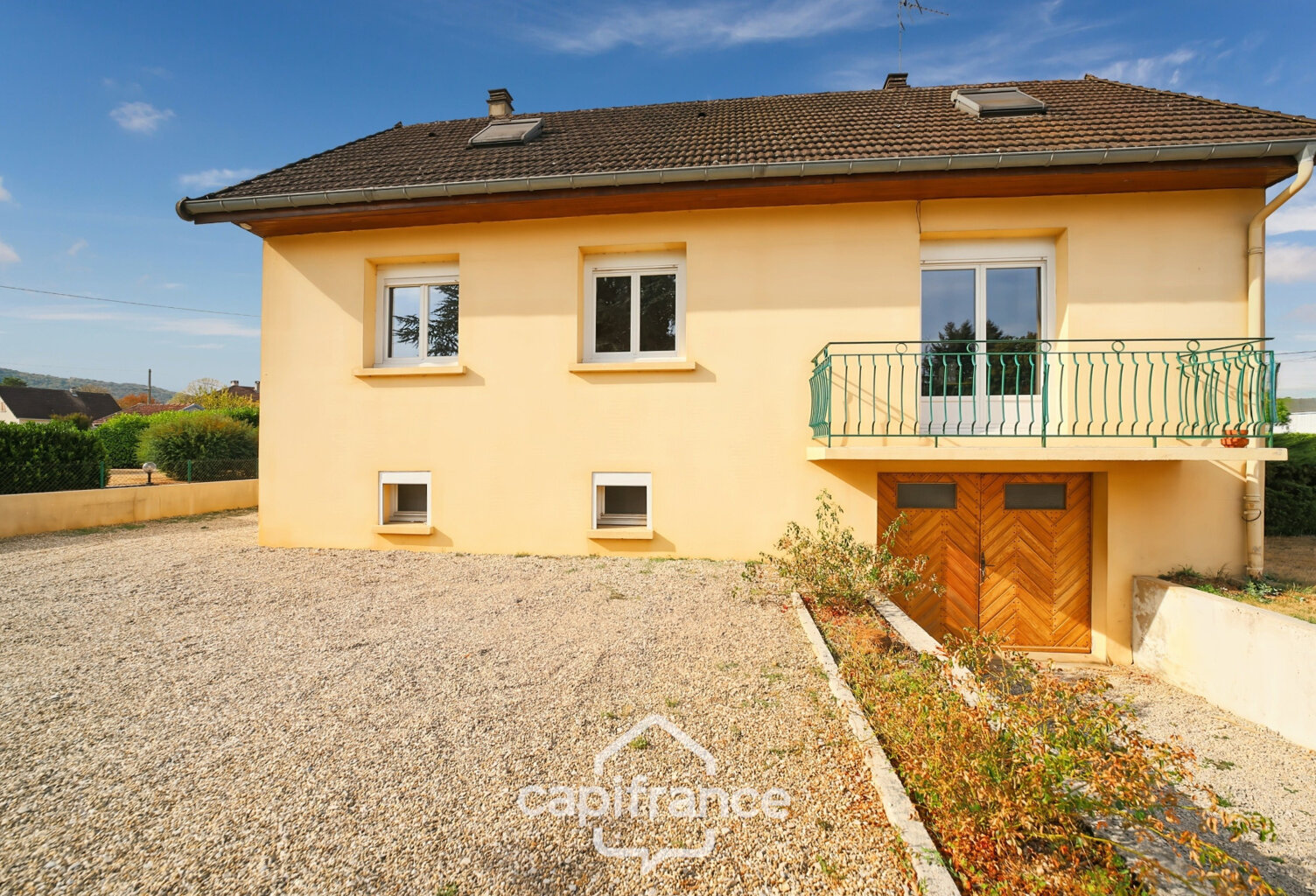 Maison sur sous-sol complet, 4 chambres avec grand garage et terrain clos à Domblans (39) — photo 1