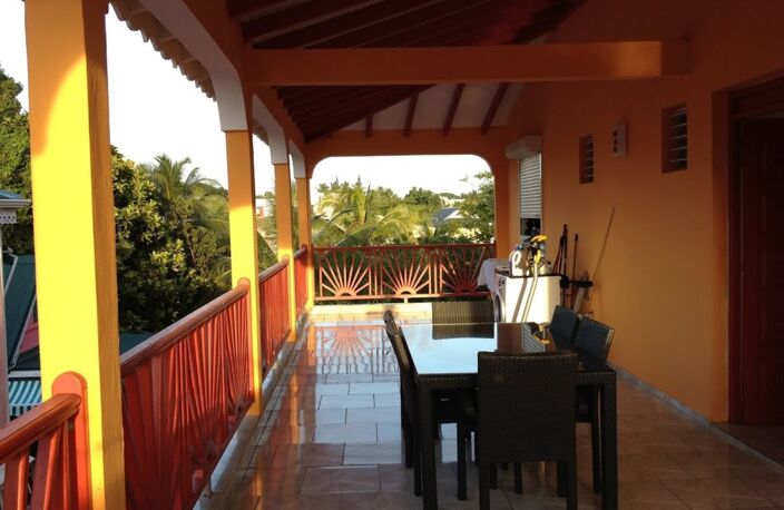 EN EXCLUSIVITE - RARE SAINTE ANNE - ENSEMBLE DE DEUX VILLAS INDEPENDANTES AVEC FORT POTENTIEL LOCATIF — photo 2