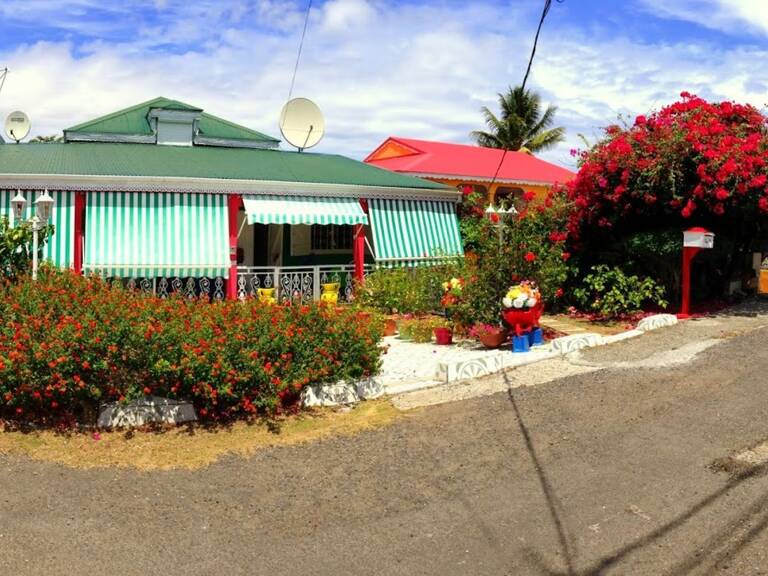 EN EXCLUSIVITE - A VENDRE – GRANDE MAISON FAMILIALE AVEC FORT POTENTIEL LOCATIF - QUARTIER RECHERCHE SAINTE ANNE — photo 1