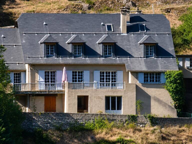 CAUTERETS (65), vaste maison de caractère avec vue panoramique sur le village de Cauterets — photo 1