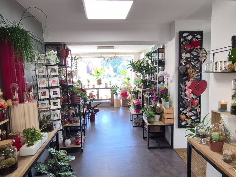 Fonds de commerce de fleuriste + immeuble à vendre à Gerzat (63) ! — photo 1