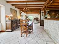 Propriété en pierre avec maison, gîte, 245m², 7 chambres, piscine, 300m² de dépendances, parc de 2,5 hectares — photo 3