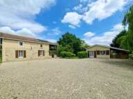 Propriété en pierre avec maison, gîte, 245m², 7 chambres, piscine, 300m² de dépendances, parc de 2,5 hectares — photo 2