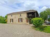 Propriété en pierre avec maison, gîte, 245m², 7 chambres, piscine, 300m² de dépendances, parc de 2,5 hectares — photo 3