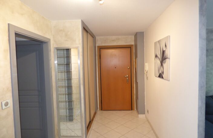 Appartement à vendre 4 pièces  () — photo 2