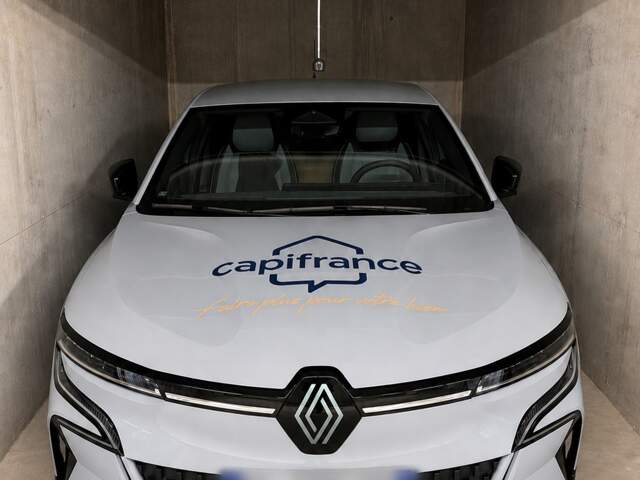 GARAGE FERMÉ À LOUER – 14,1 m² – DÉCINES-CHARPIEU – RUE DE LA RÉPUBLIQUE — photo du bien