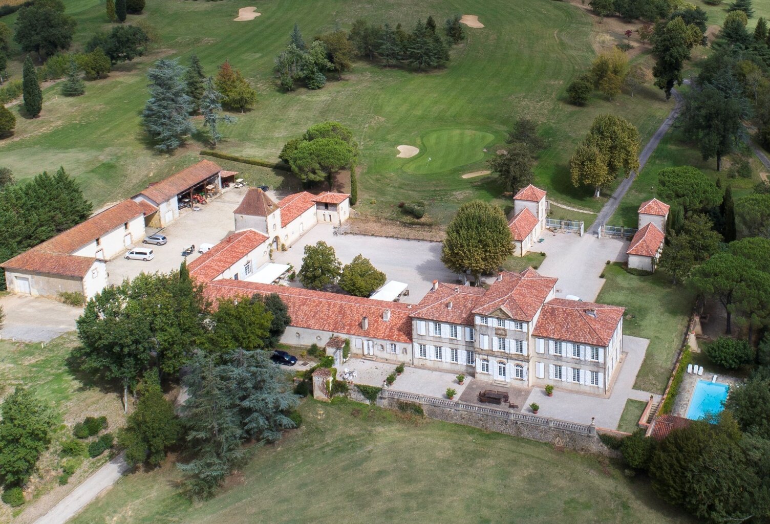 Élégant château du XIXᵉ siècle sur 70 ha, vue panoramique sur les Pyrénées, à 1h30 de Toulouse-Blagnac — photo 1