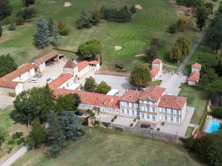 Élégant château du XIXᵉ siècle sur 70 ha, vue panoramique sur les Pyrénées, à 1h30 de Toulouse-Blagnac — photo 1